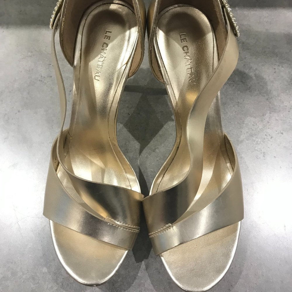 Ladies Gold Heels - Picture 5 of 6